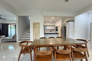 Horizon Hills @ Fully Furnished 2-storey Bungalow House