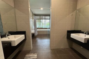 Horizon Hills @ Fully Furnished 2-storey Bungalow House