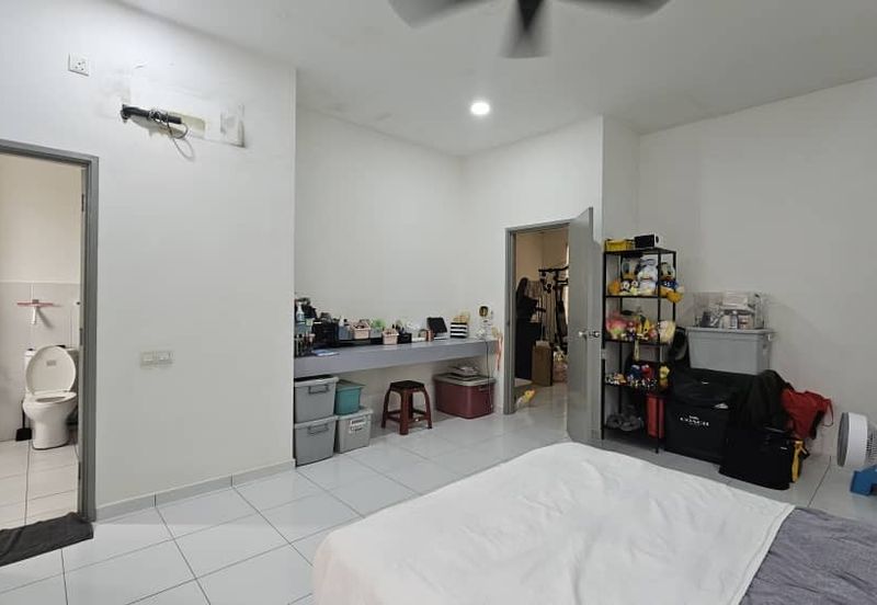 Dictyo Alba, Setia Tropika @ 2-storey Terrace House
