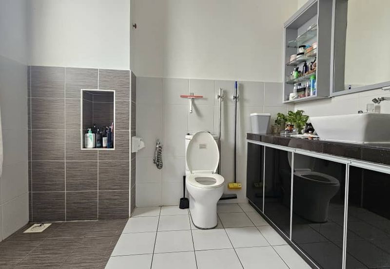 Dictyo Alba, Setia Tropika @ 2-storey Terrace House