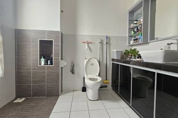 Dictyo Alba, Setia Tropika @ 2-storey Terrace House