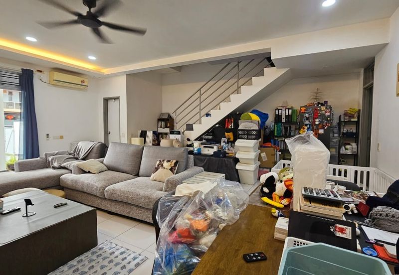 Dictyo Alba, Setia Tropika @ 2-storey Terrace House