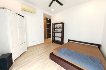 Maple Red, Adda Heights