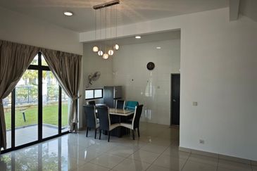 The Canal Garden North, Horizon Hills