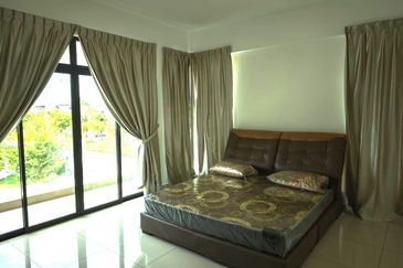 The Canal Garden North, Horizon Hills