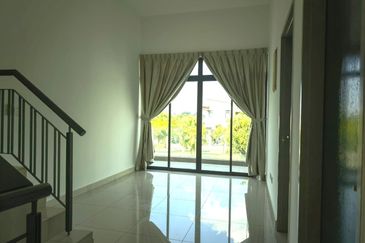 The Canal Garden North, Horizon Hills