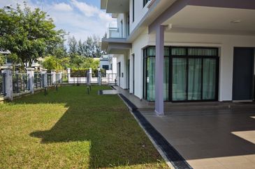 The Canal Garden North, Horizon Hills