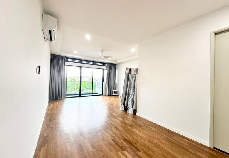 Residensi Ledang @ Brand New Furnished with Lake View Town House