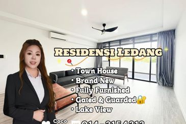 Residensi Ledang @ Brand New Furnished with Lake View Town House