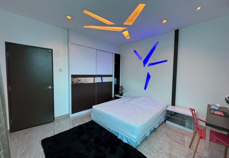 D' Lagoon @ Corner Lot 3-storey Lakeview Villa