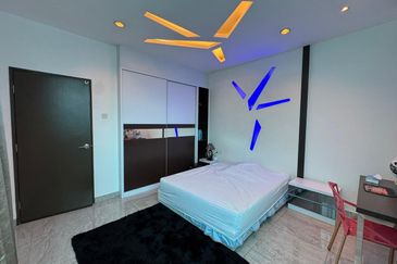 D' Lagoon @ Corner Lot 3-storey Lakeview Villa