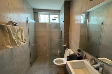 D' Lagoon @ Corner Lot 3-storey Lakeview Villa