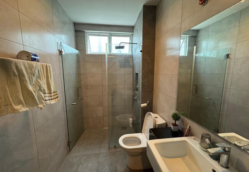 D' Lagoon @ Corner Lot 3-storey Lakeview Villa