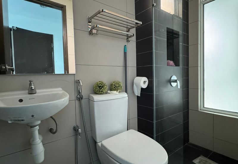 D' Lagoon @ Corner Lot 3-storey Lakeview Villa