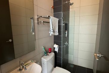 D' Lagoon @ Corner Lot 3-storey Lakeview Villa