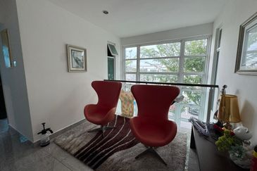 D' Lagoon @ Corner Lot 3-storey Lakeview Villa