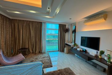 D' Lagoon @ Corner Lot 3-storey Lakeview Villa