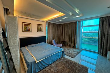 D' Lagoon @ Corner Lot 3-storey Lakeview Villa