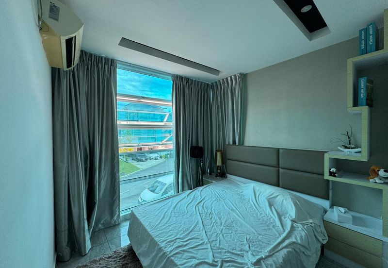 D' Lagoon @ Corner Lot 3-storey Lakeview Villa