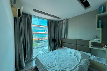 D' Lagoon @ Corner Lot 3-storey Lakeview Villa