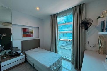 D' Lagoon @ Corner Lot 3-storey Lakeview Villa