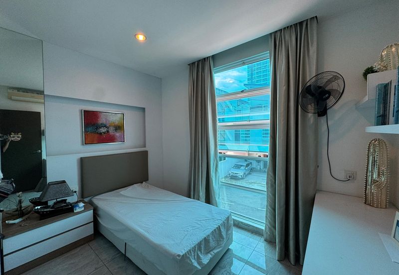 D' Lagoon @ Corner Lot 3-storey Lakeview Villa