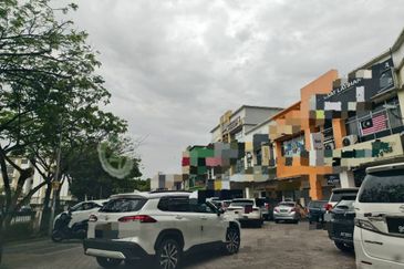 Taman Mount Austin Commercial