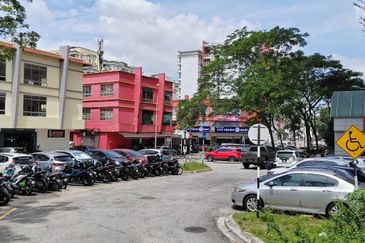 Taman Larkin Idaman @ Corner Lot 3-storey Shop Lot