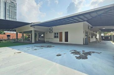 Stulang Laut / Darat