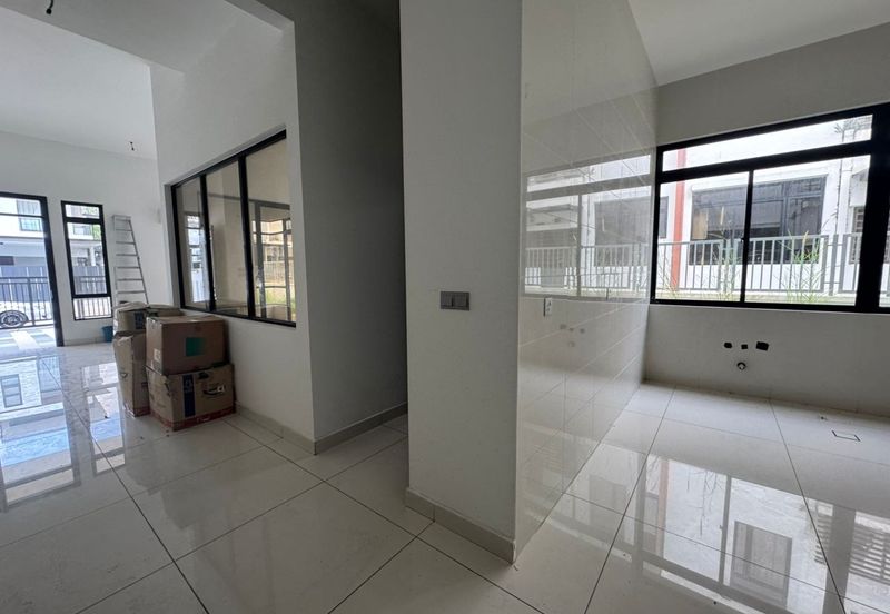 The Canal Garden South, Horizon Hills