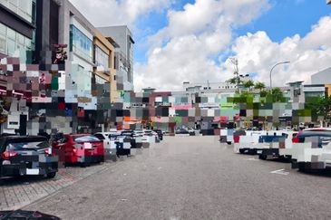 Jalan Austin Heights