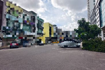 Jalan Austin Heights