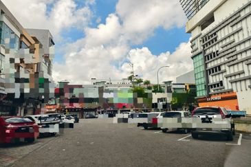 Jalan Austin Heights