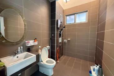 IOI Palm Villa Gate C @ Good Condition 2-storey Semi-D House