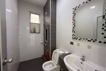 IOI Palm Villa Gate C @ Good Condition 2-storey Semi-D House