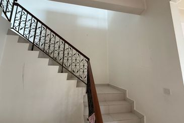 IOI Palm Villa Gate C @ Good Condition 2-storey Semi-D House