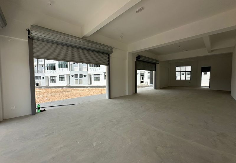 Summit Commercial Hub