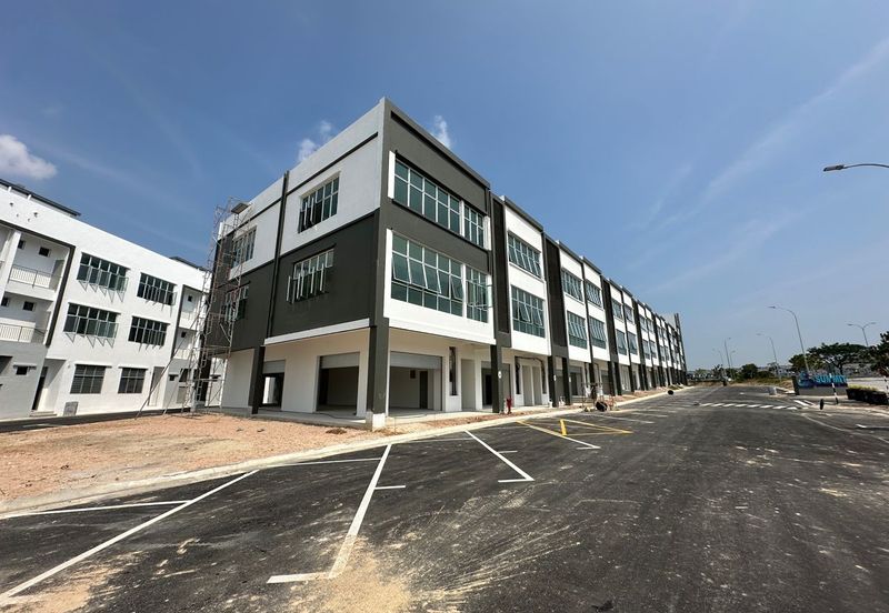 Summit Commercial Hub