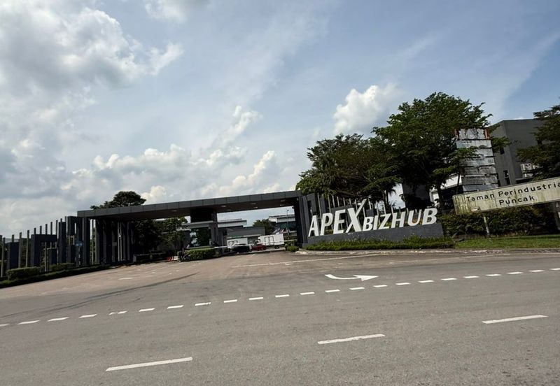 Apex Bizhub Desa Cemerlang