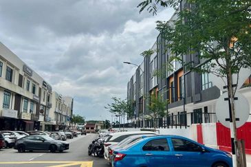 Pelangi Avenue Block A @ Brand New Intermediate 4-storey Shoplot