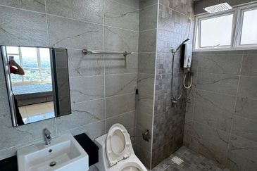 The Pinnacles (Pinnacle Tower)