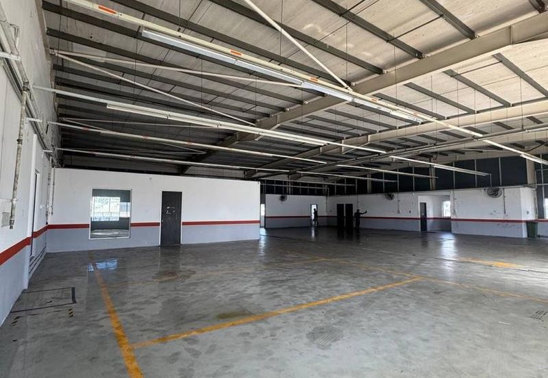 Opposite Gaint Plentong @ Facing Main Road Commercial Building & Land