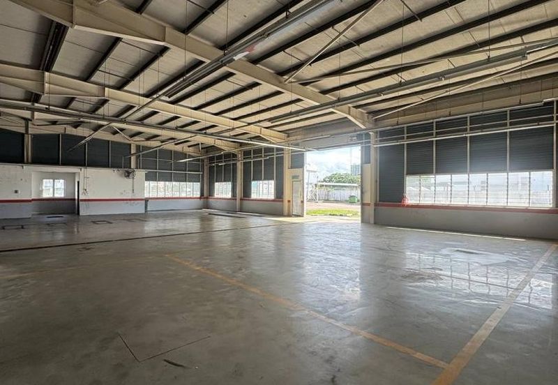 Opposite Gaint Plentong @ Facing Main Road Commercial Building & Land