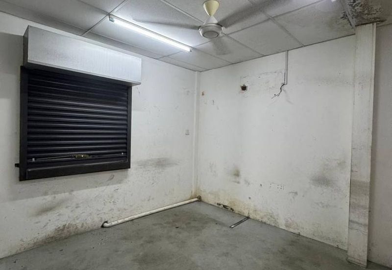 Opposite Gaint Plentong @ Facing Main Road Commercial Building & Land