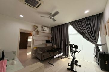 Maple Red, Adda Heights