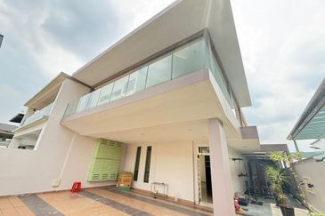 Maple Red, Adda Heights