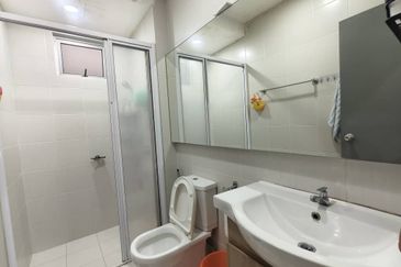 Meridin Bayvue Apartment