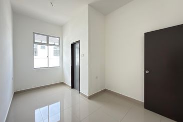 Citrine Hills @ Brand New Original 2-storey Terrace House