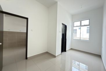 Citrine Hills @ Brand New Original 2-storey Terrace House