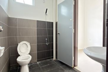 Citrine Hills @ Brand New Original 2-storey Terrace House